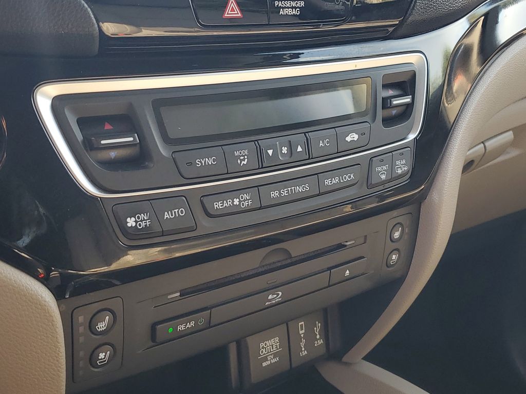 Thumbnail: 2018 Honda Pilot - 29