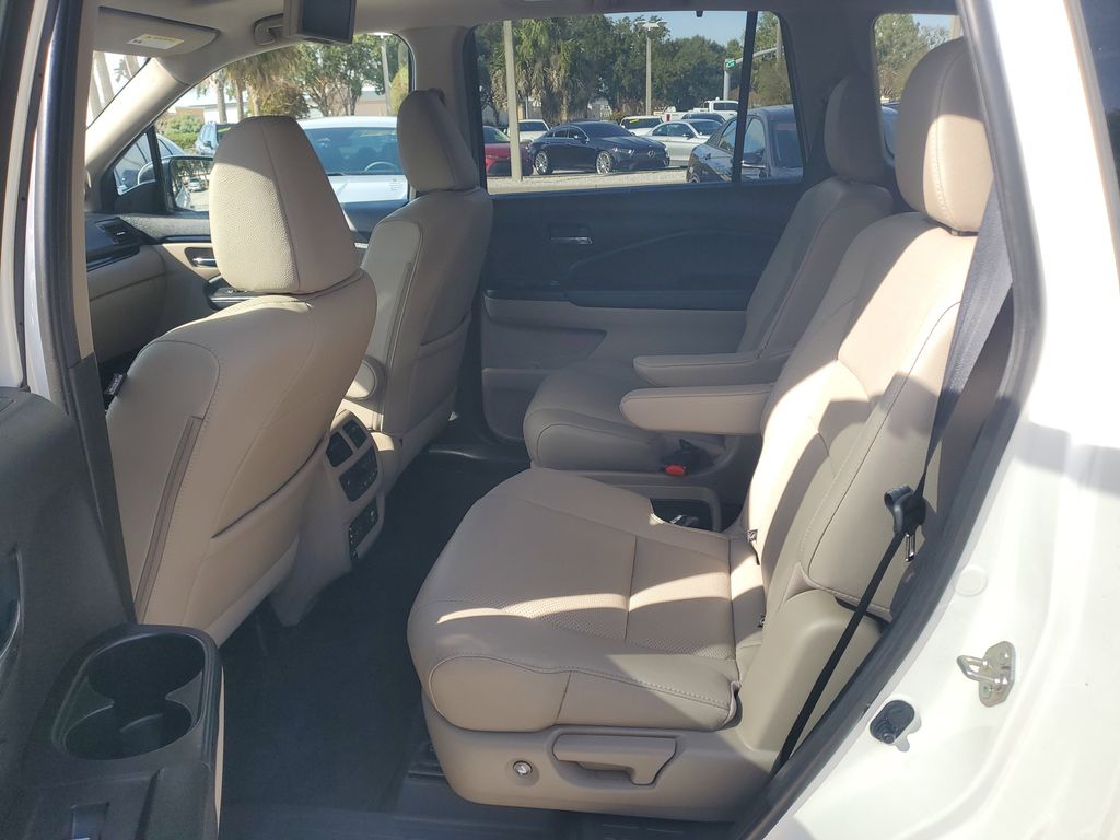Thumbnail: 2018 Honda Pilot - 9