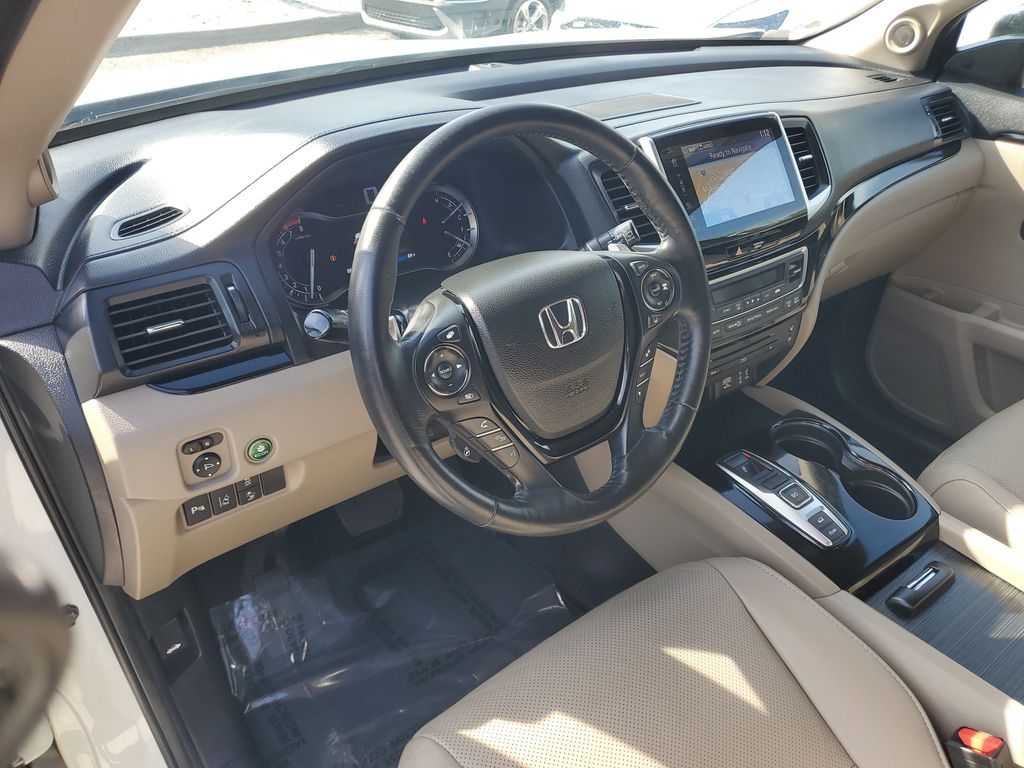 Thumbnail: 2018 Honda Pilot - 10