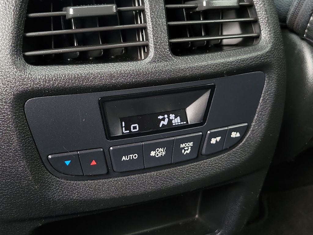 Thumbnail: 2017 Honda Pilot - 15