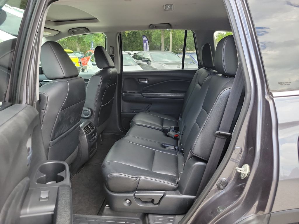 Thumbnail: 2017 Honda Pilot - 7