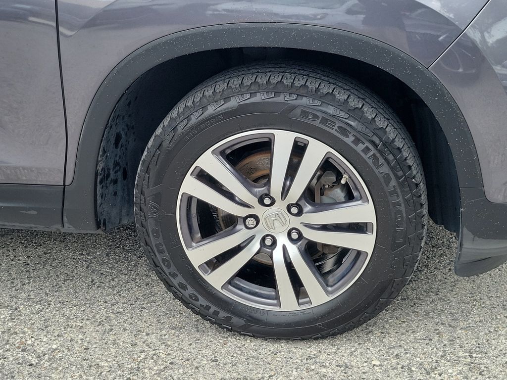Thumbnail: 2017 Honda Pilot - 4