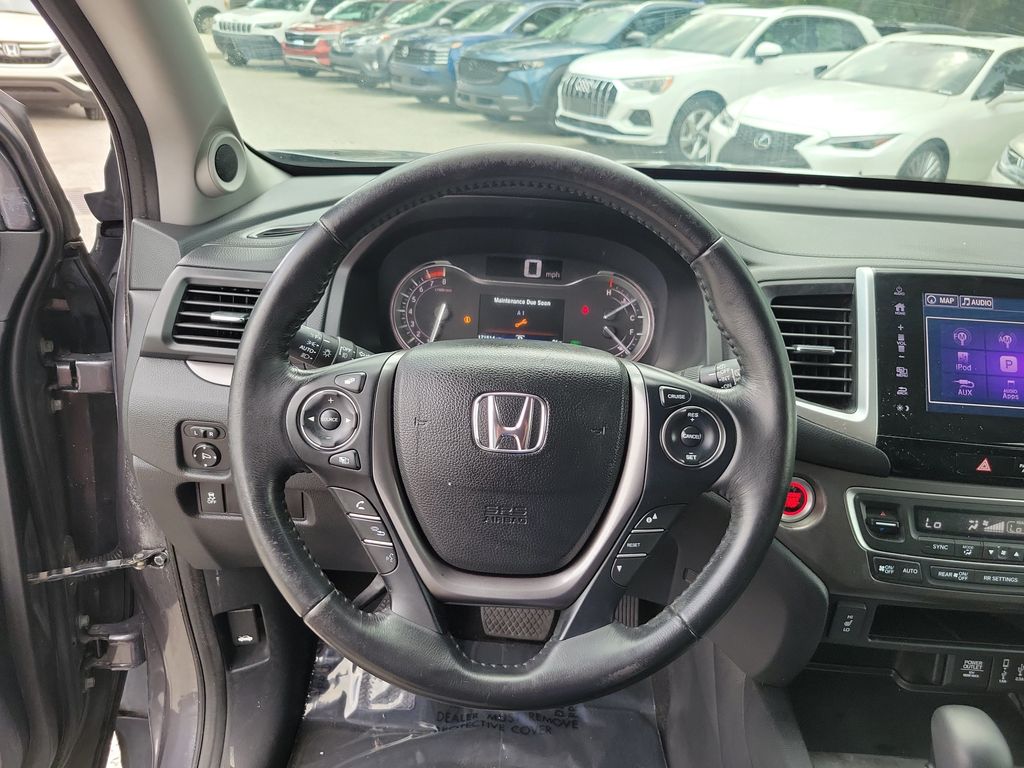 Thumbnail: 2017 Honda Pilot - 9