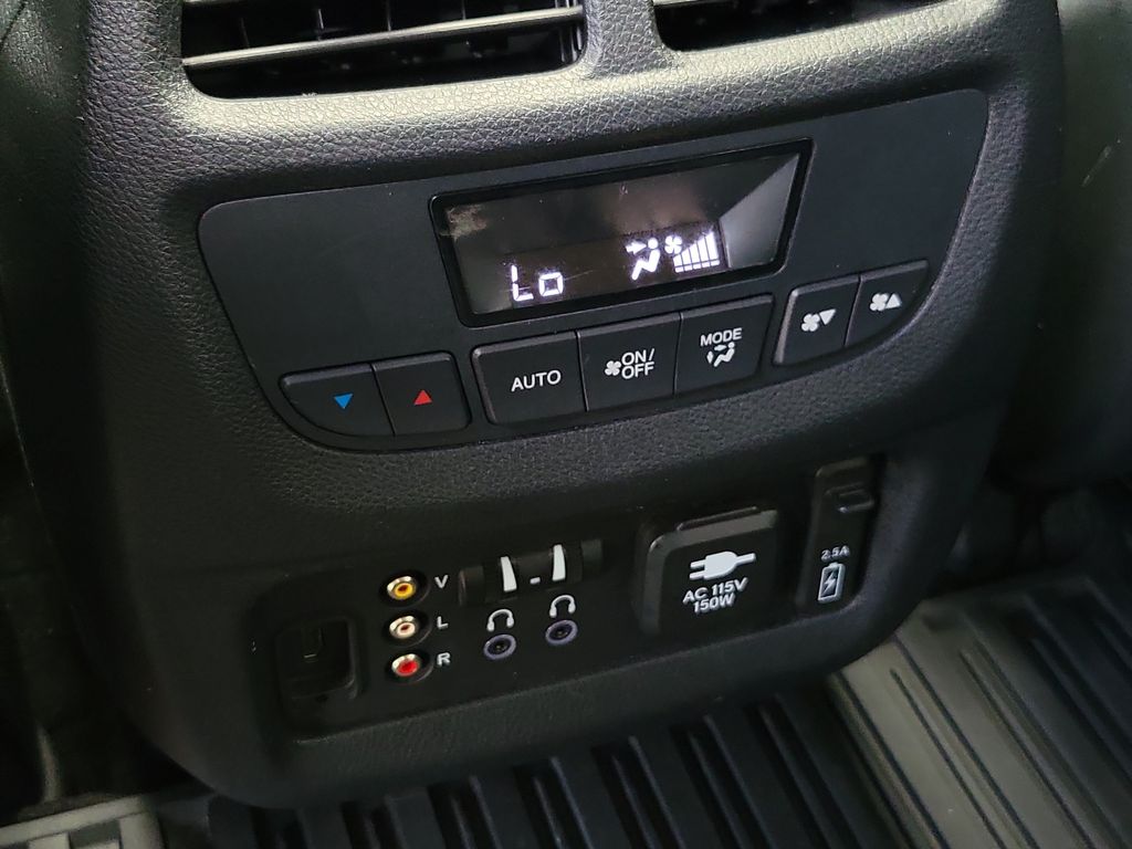 Thumbnail: 2016 Honda Pilot - 20