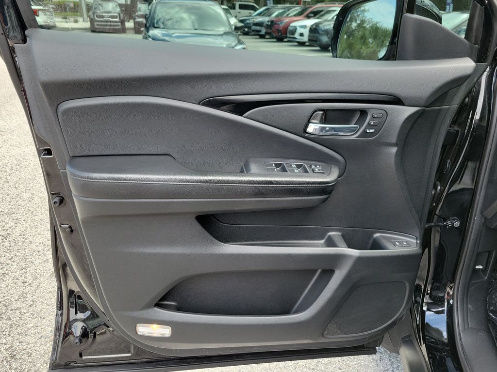 Thumbnail: 2016 Honda Pilot - 21