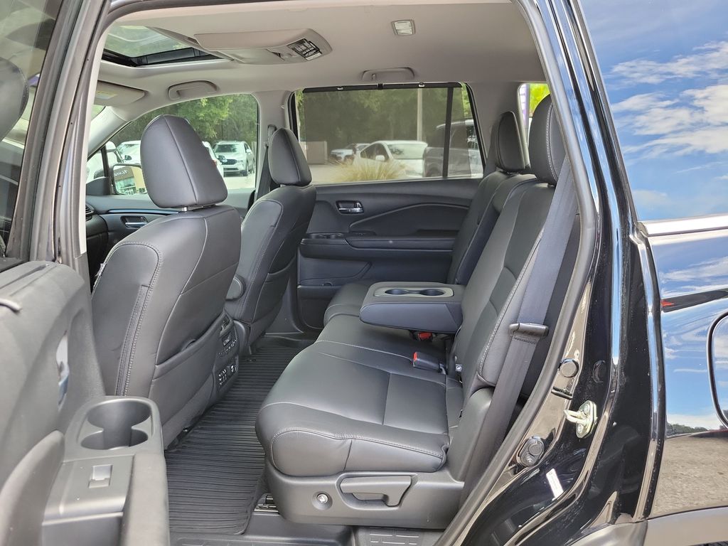 Thumbnail: 2016 Honda Pilot - 9
