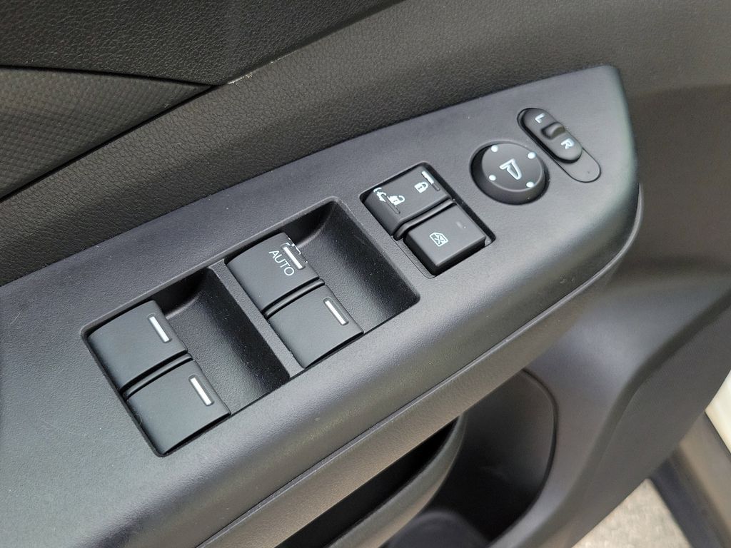 Thumbnail: 2016 Honda CR-V - 23