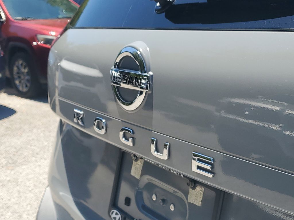 Thumbnail: 2021 Nissan Rogue - 17