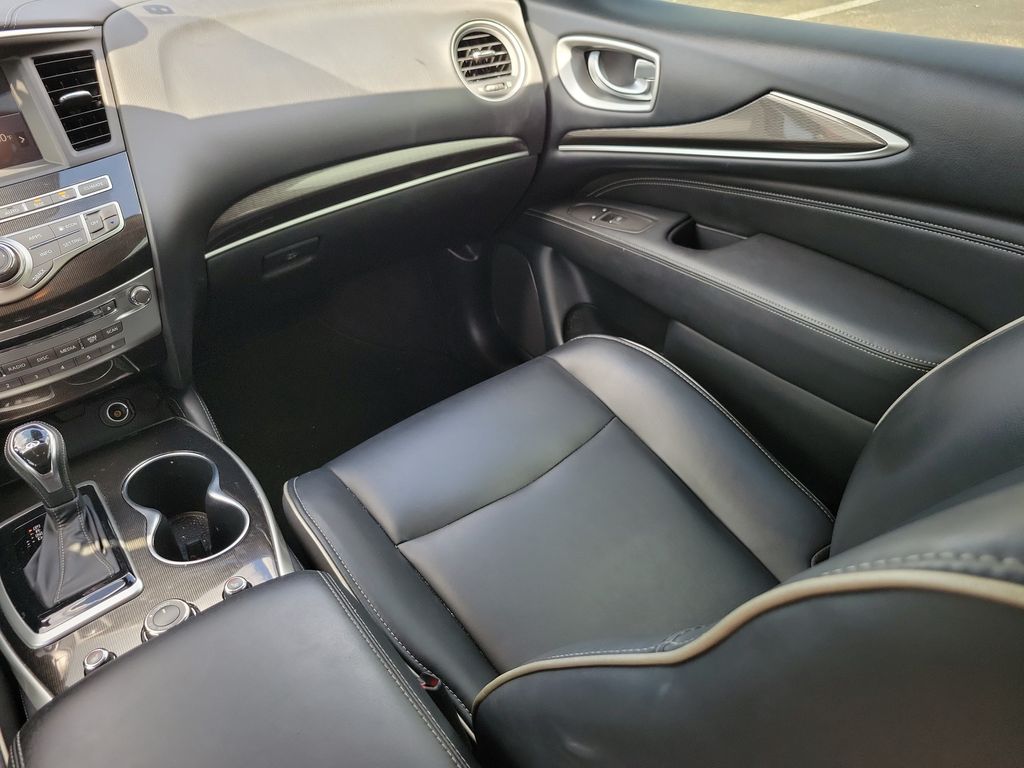Thumbnail: 2020 INFINITI QX60 - 31