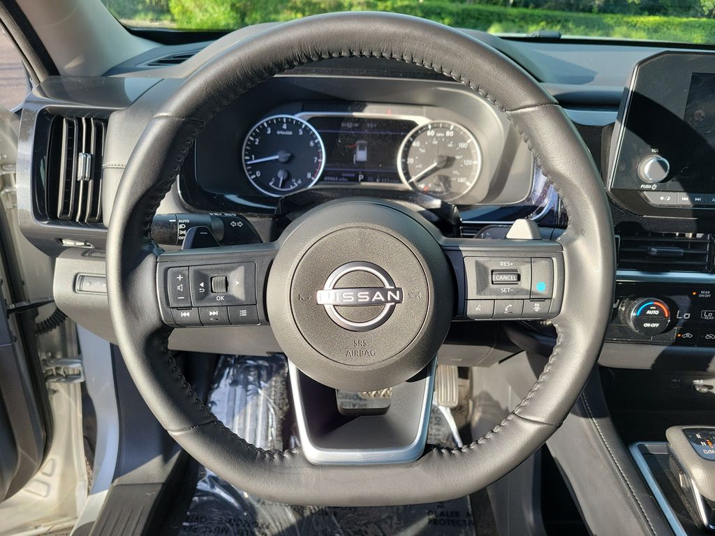 Thumbnail: 2024 Nissan Pathfinder - 10
