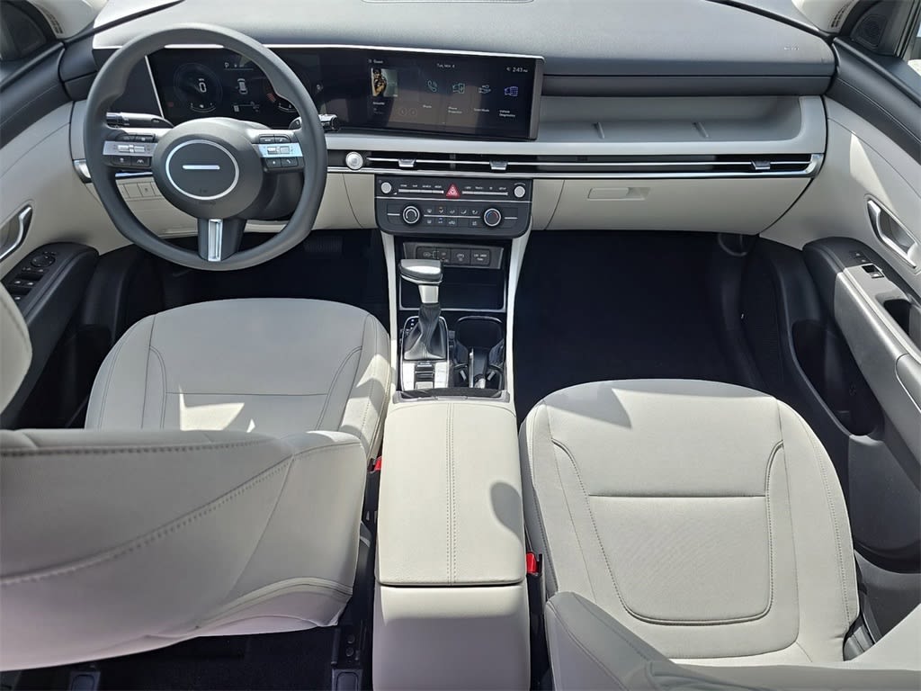 2025 Hyundai Tucson SE 2
