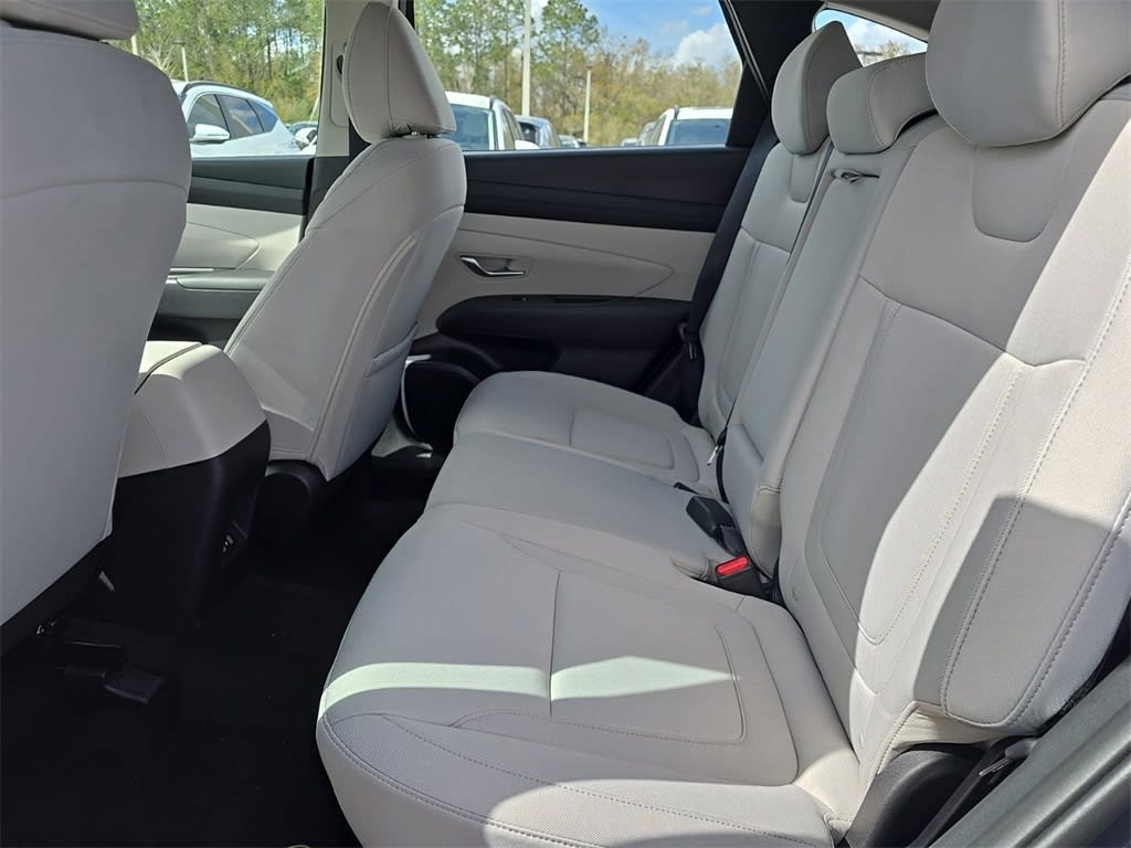 2025 Hyundai Tucson SE 9