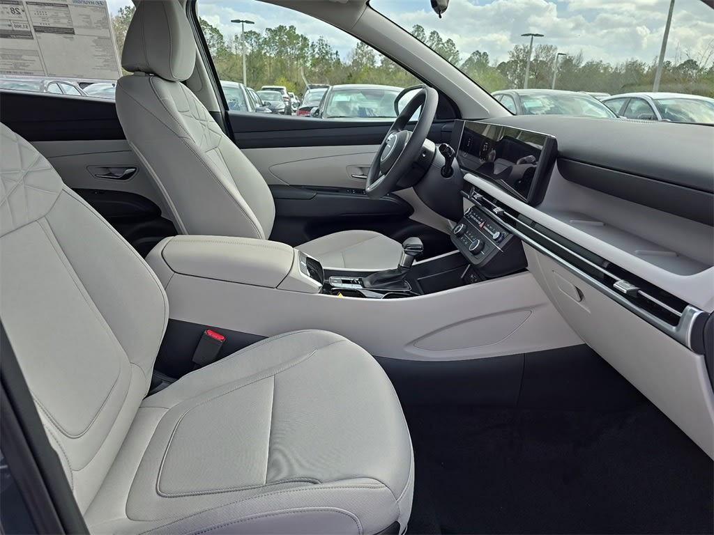 2025 Hyundai Tucson SE 8