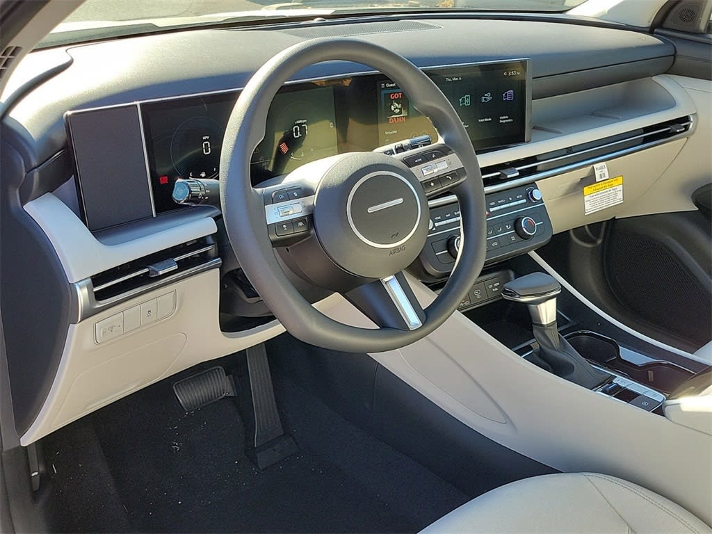 2025 Hyundai Tucson SE 11