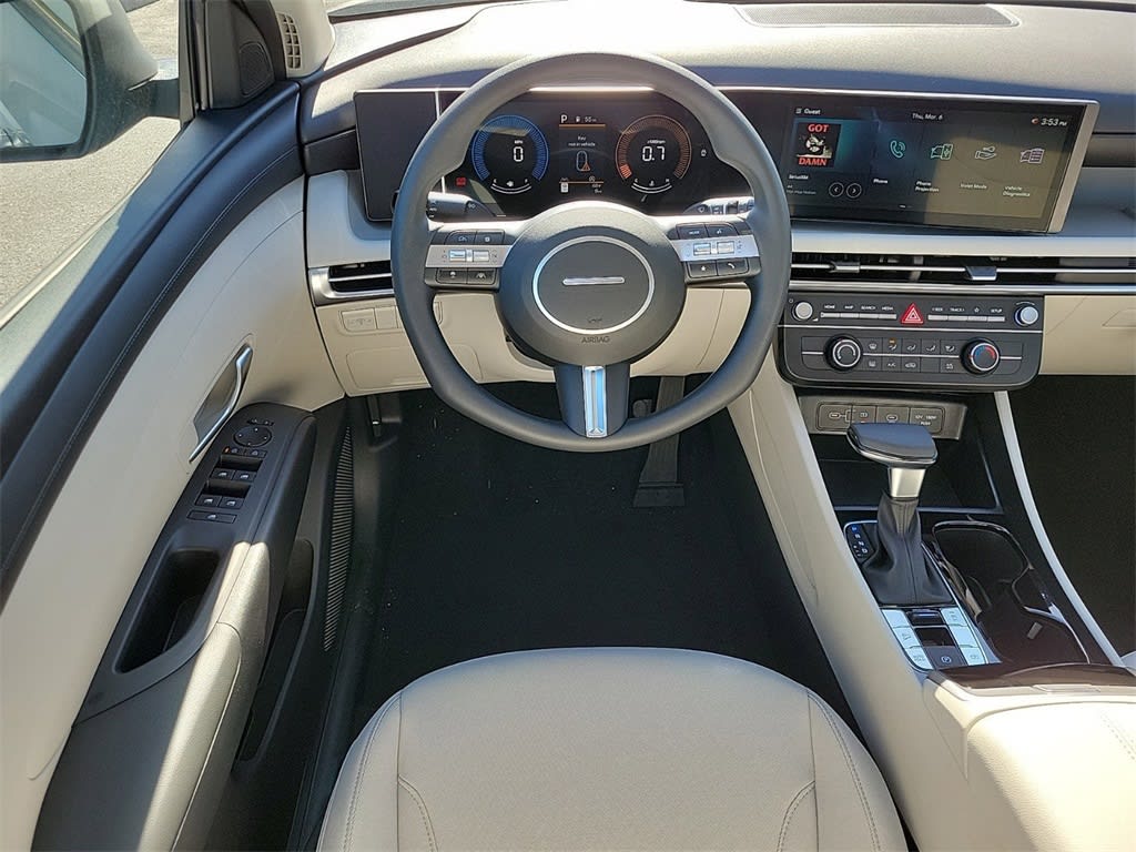 2025 Hyundai Tucson SE 10