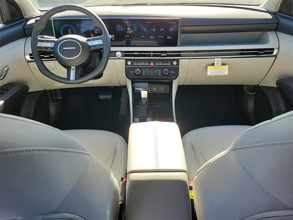 2025 Hyundai Tucson SE 2