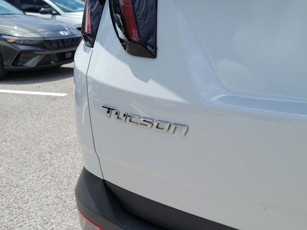 Thumbnail: 2022 Hyundai Tucson - 4