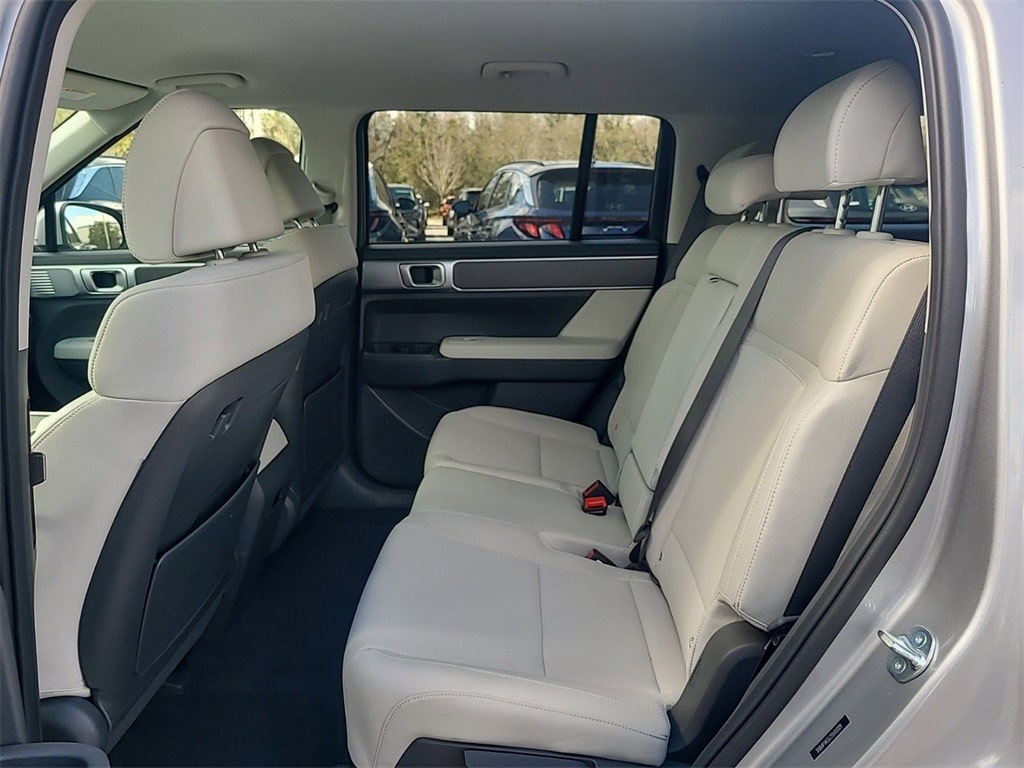 2025 Hyundai Santa Fe SE 8
