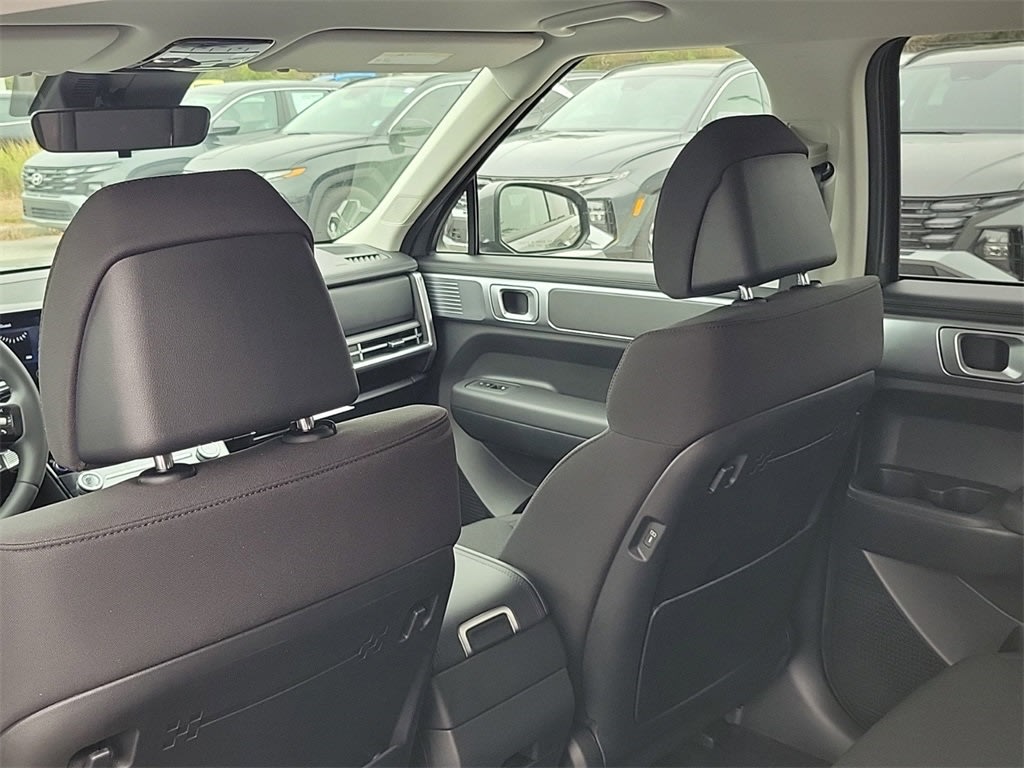 2025 Hyundai Santa Fe SE 8