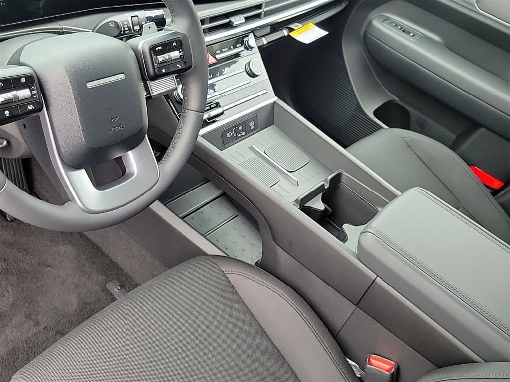 2025 Hyundai Santa Fe SE 28