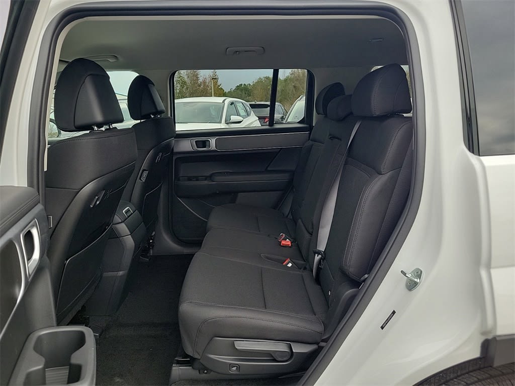 2025 Hyundai Santa Fe SE 8