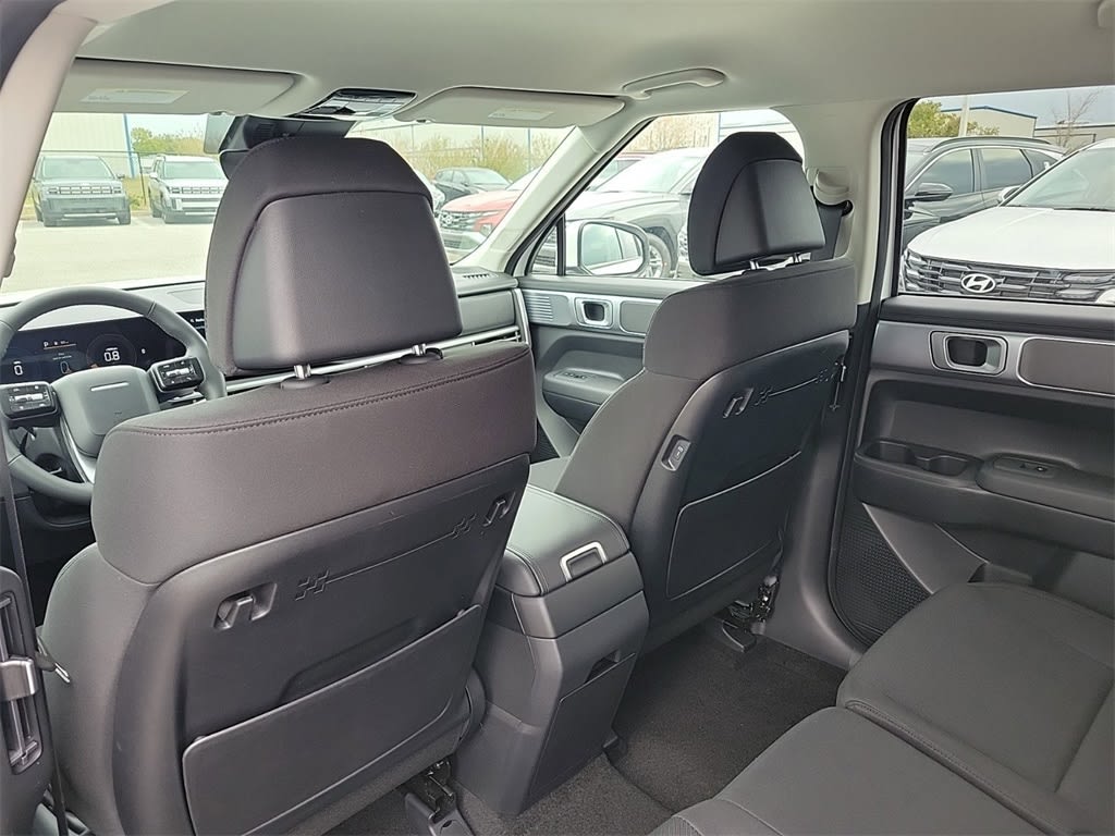 2025 Hyundai Santa Fe SE 18