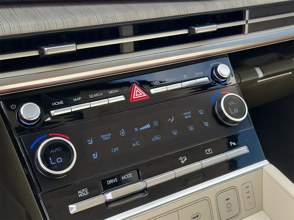 Thumbnail: 2025 Hyundai Santa Fe - 31