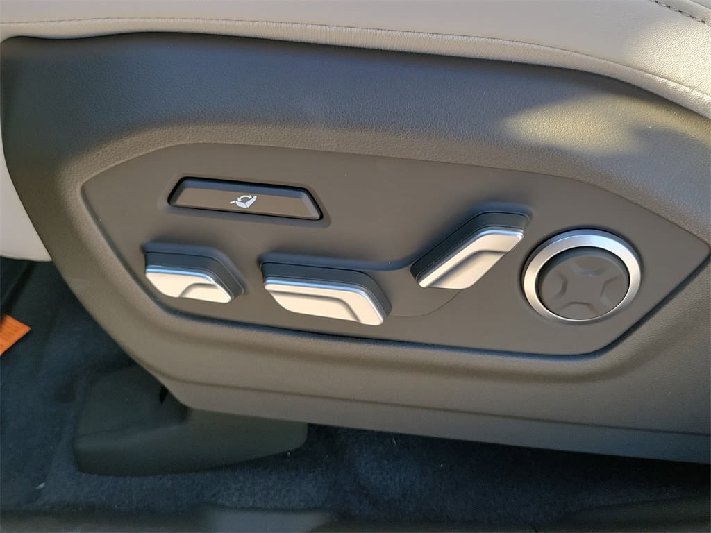 Thumbnail: 2025 Hyundai Santa Fe - 25