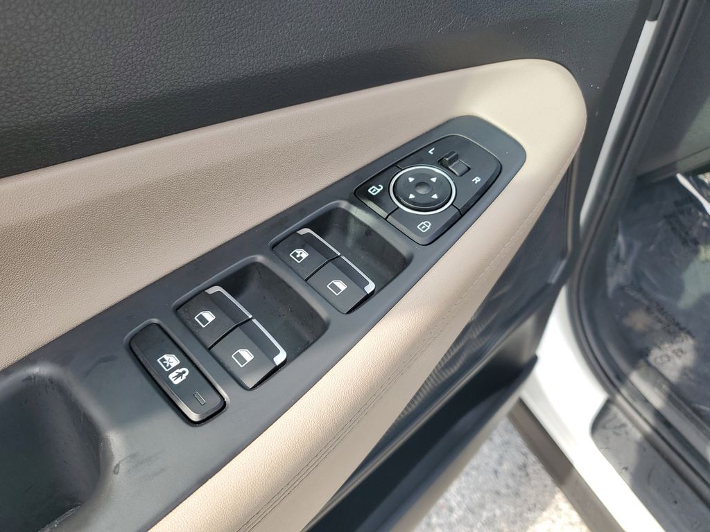 Thumbnail: 2023 Hyundai Santa Fe - 22