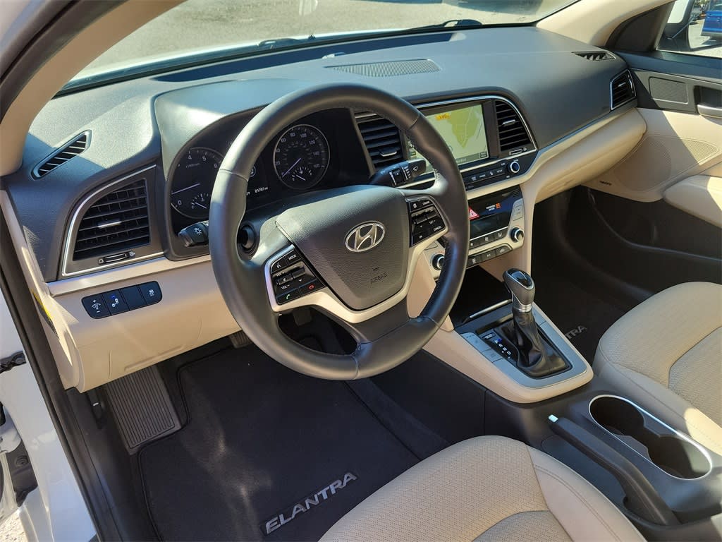 Thumbnail: 2017 Hyundai Elantra - 10