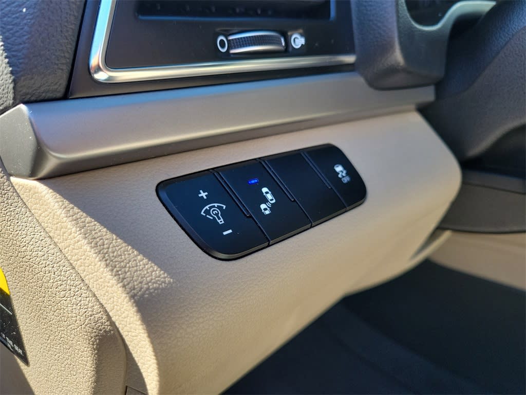 Thumbnail: 2017 Hyundai Elantra - 23