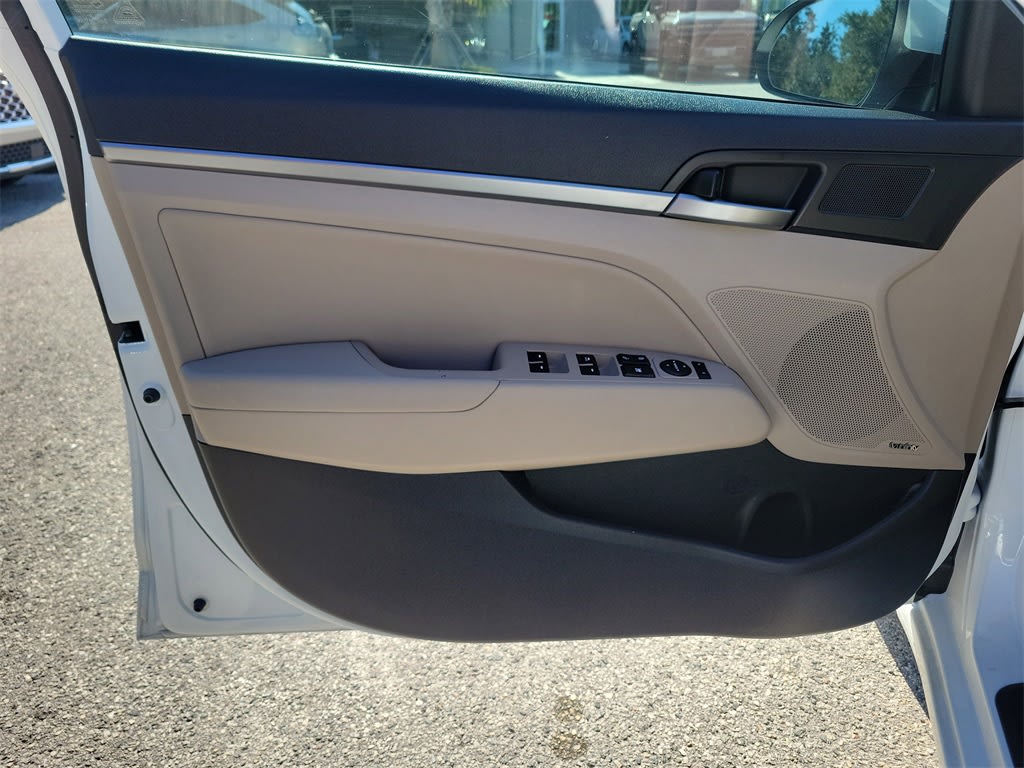 Thumbnail: 2017 Hyundai Elantra - 20