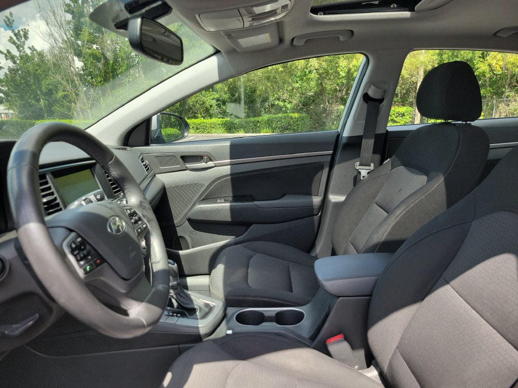 Thumbnail: 2017 Hyundai Elantra - 9