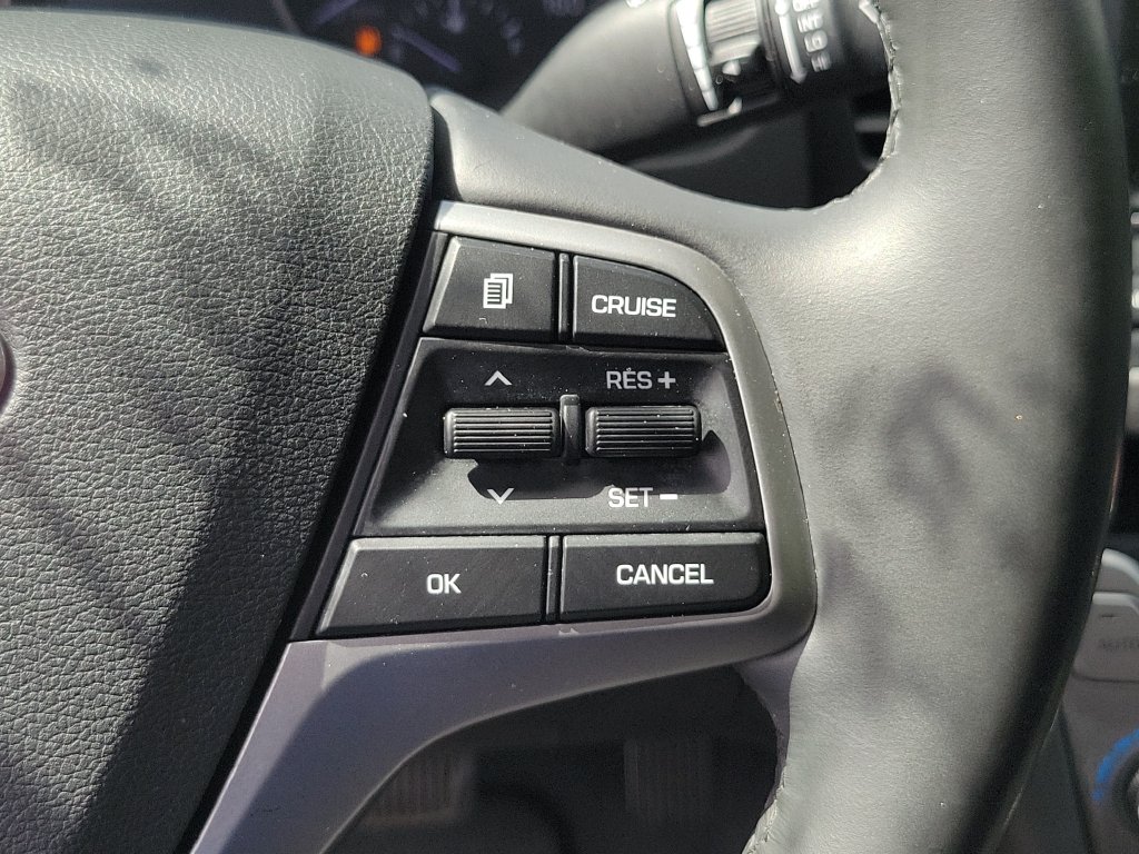 Thumbnail: 2017 Hyundai Elantra - 32