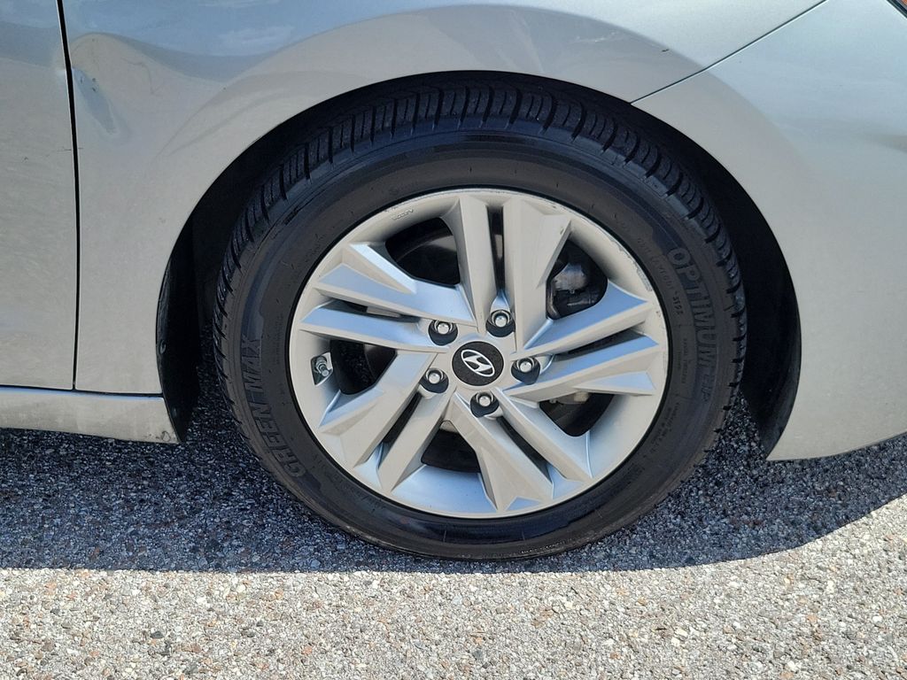Thumbnail: 2020 Hyundai Elantra - 5