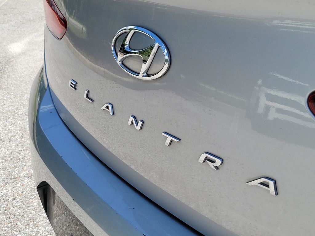 Thumbnail: 2020 Hyundai Elantra - 4