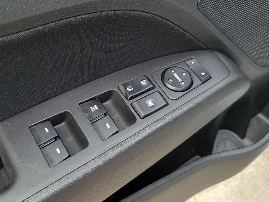 Thumbnail: 2019 Hyundai Elantra - 21
