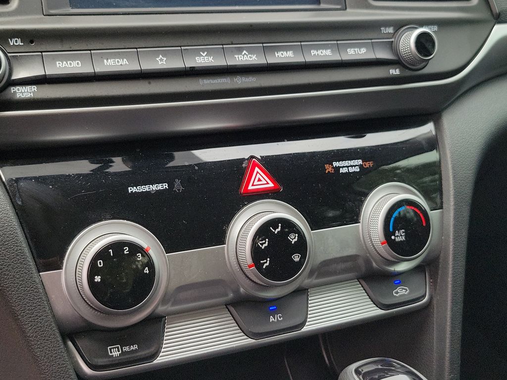 Thumbnail: 2019 Hyundai Elantra - 28