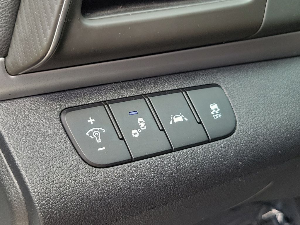Thumbnail: 2019 Hyundai Elantra - 23