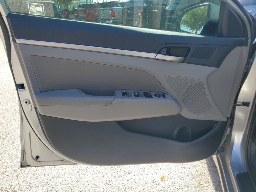 Thumbnail: 2020 Hyundai Elantra - 20