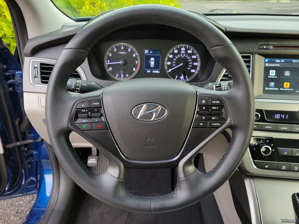 Thumbnail: 2017 Hyundai Sonata - 2