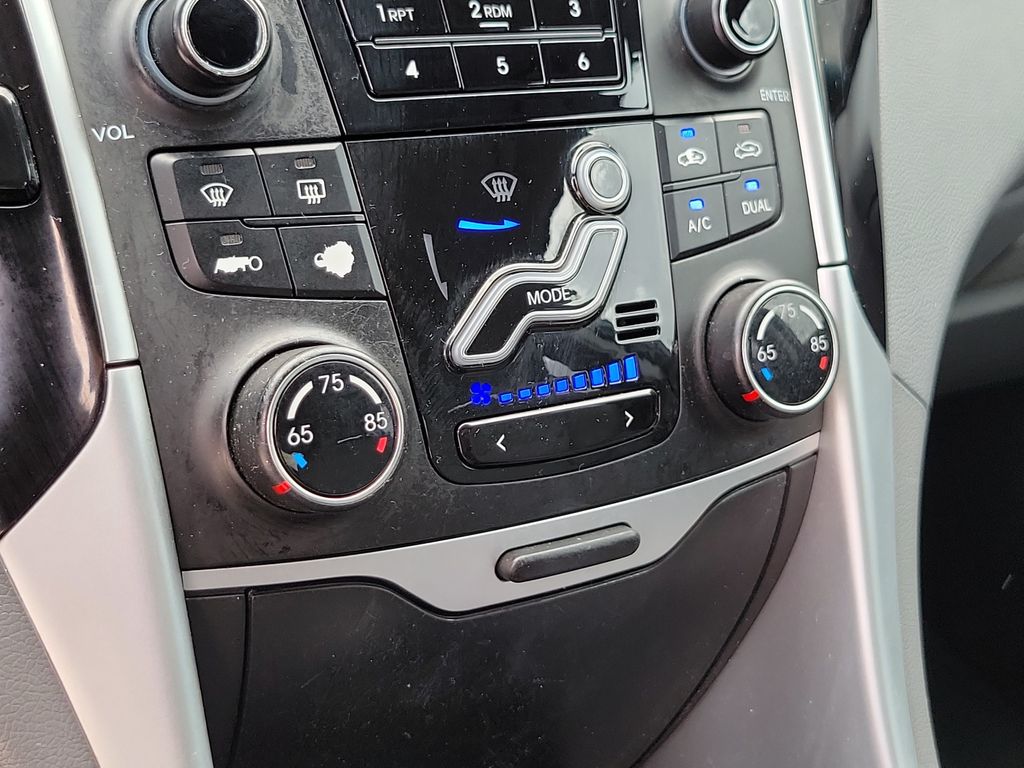 Thumbnail: 2013 Hyundai Sonata - 29