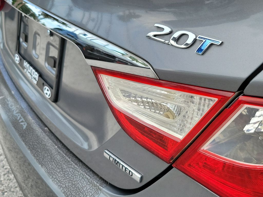 Thumbnail: 2013 Hyundai Sonata - 17