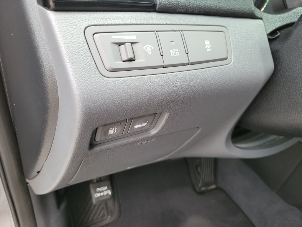 Thumbnail: 2013 Hyundai Sonata - 24