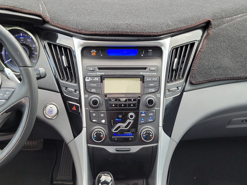 Thumbnail: 2013 Hyundai Sonata - 11