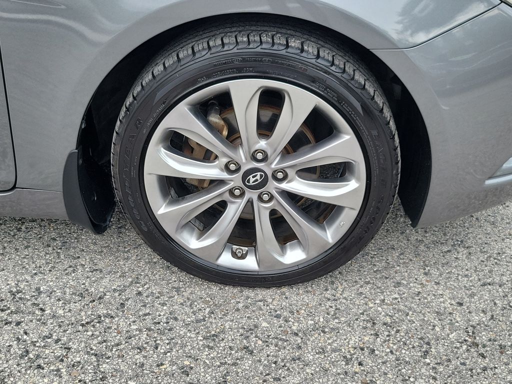 Thumbnail: 2013 Hyundai Sonata - 5