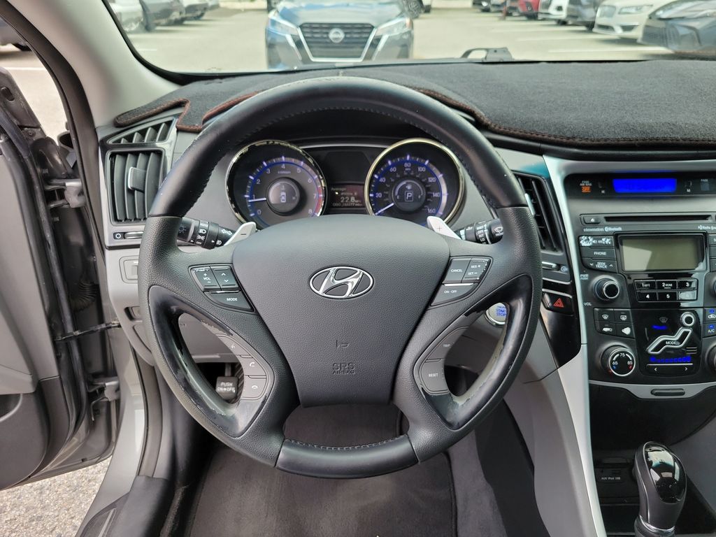Thumbnail: 2013 Hyundai Sonata - 25