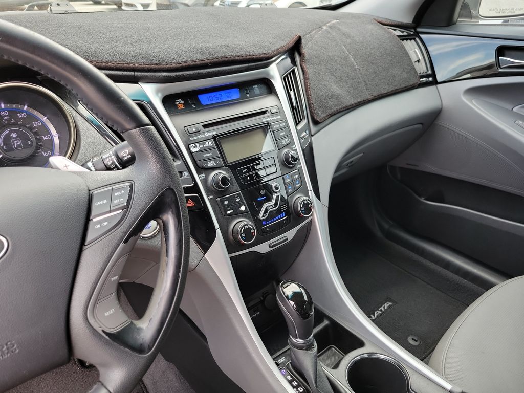 Thumbnail: 2013 Hyundai Sonata - 31