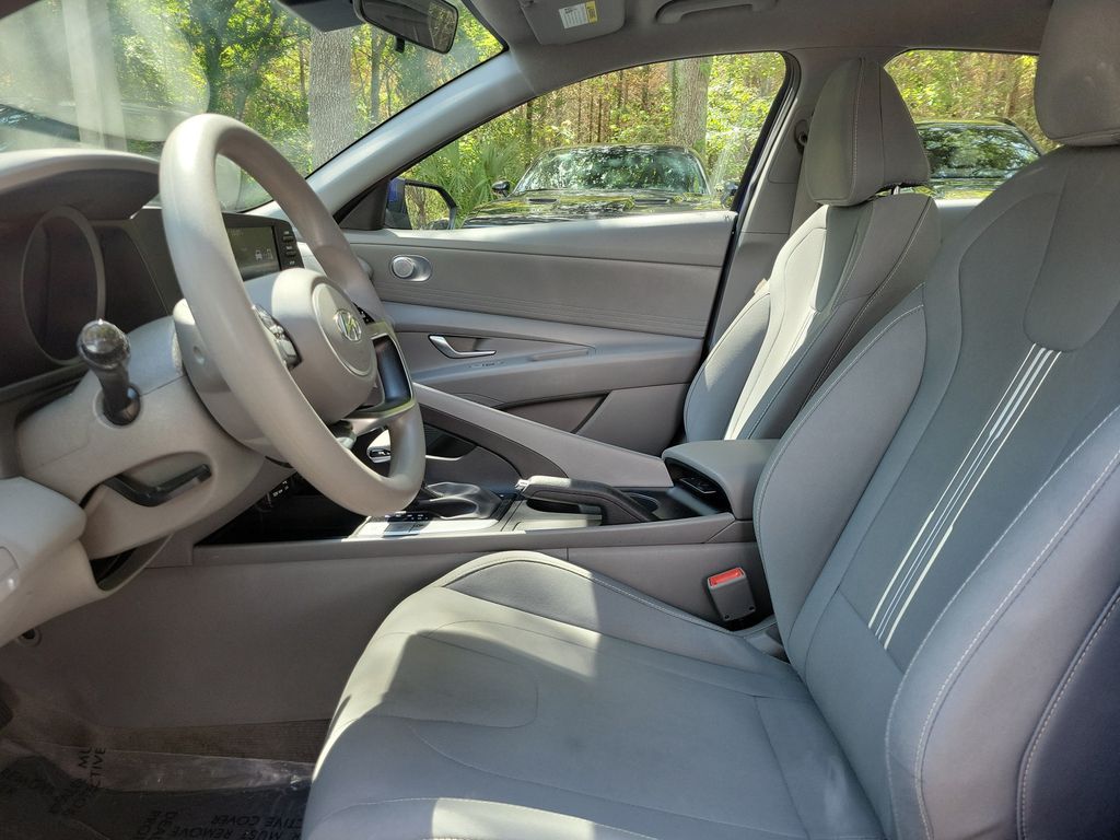 Thumbnail: 2023 Hyundai Elantra - 9