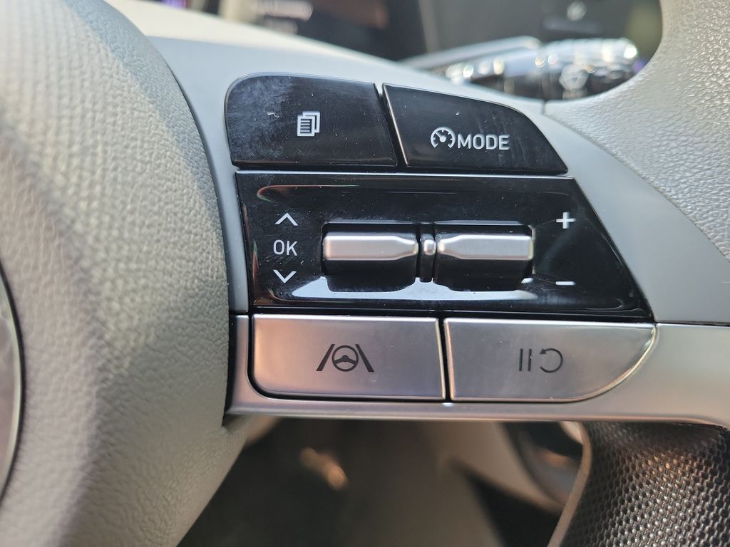 Thumbnail: 2023 Hyundai Elantra - 23